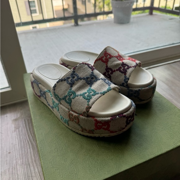 Selling platform, Gucci slides. Multicolor. Used with minimum wear. - Picture 5 of 5
